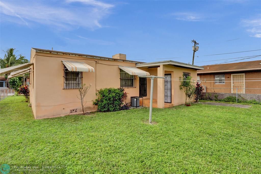 For Sale: $385,000 (3 beds, 1 baths, 1100 Square Feet)