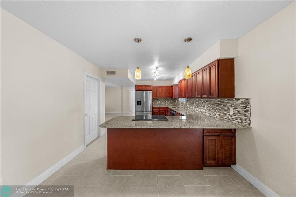 For Sale: $339,900 (3 beds, 2 baths, 1797 Square Feet)