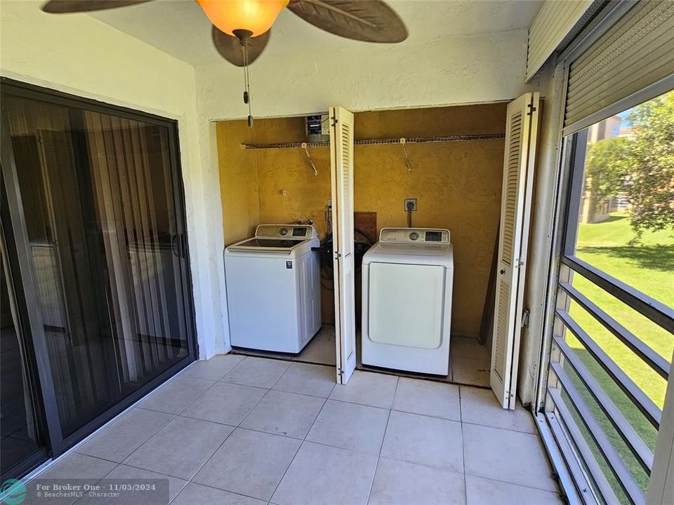 For Sale: $249,000 (2 beds, 2 baths, 1000 Square Feet)