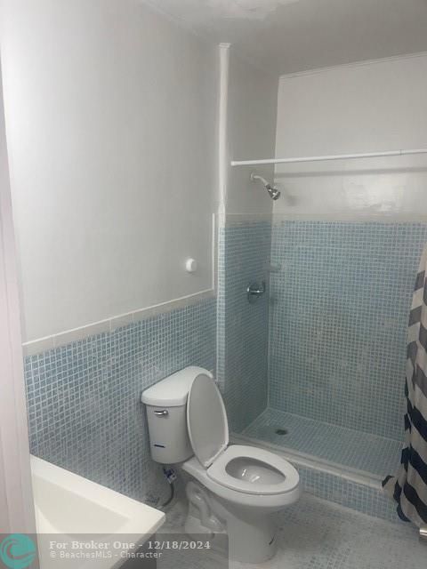 For Sale: $1,600 (2 beds, 1 baths, 850 Square Feet)