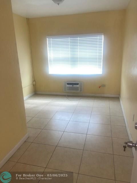 For Sale: $1,600 (2 beds, 1 baths, 850 Square Feet)