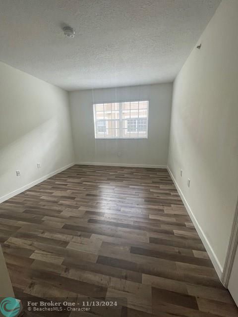 For Rent: $2,200 (2 beds, 2 baths, 1213 Square Feet)