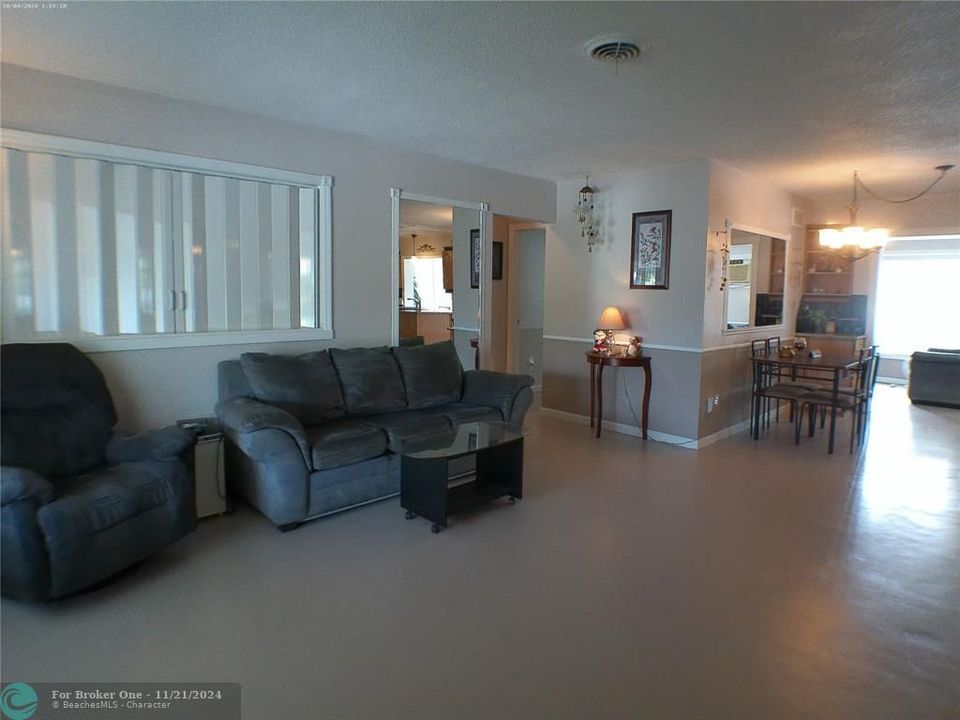 For Sale: $404,560 (2 beds, 2 baths, 1418 Square Feet)