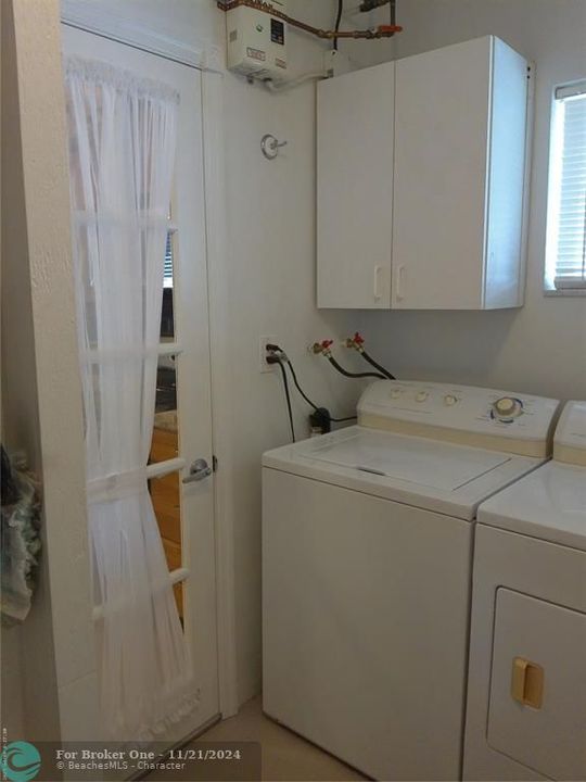 For Sale: $404,560 (2 beds, 2 baths, 1418 Square Feet)