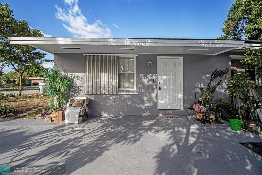 For Sale: $385,000 (3 beds, 1 baths, 1050 Square Feet)