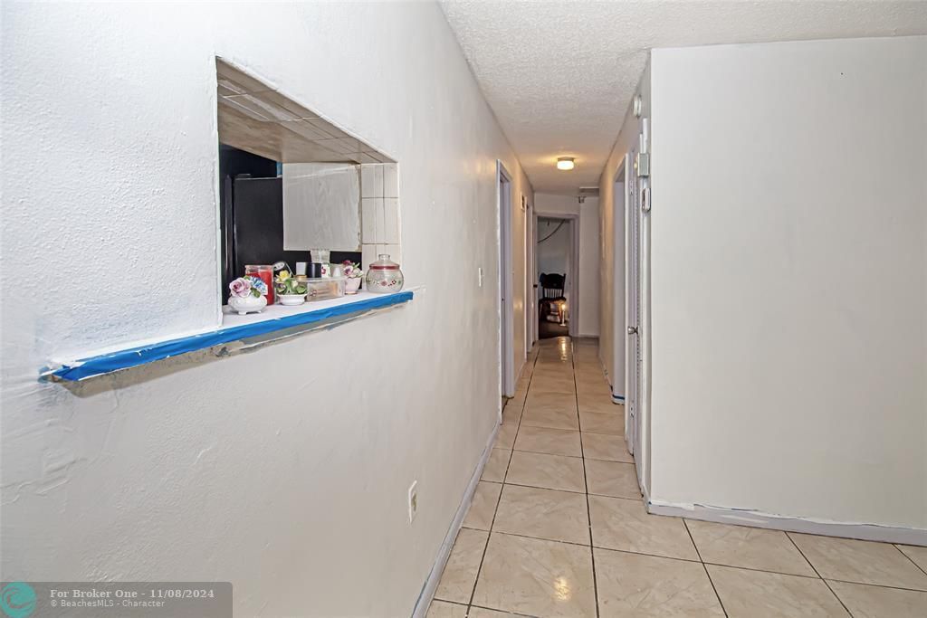 For Sale: $385,000 (3 beds, 1 baths, 1050 Square Feet)