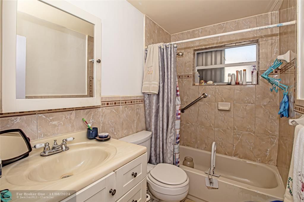 For Sale: $385,000 (3 beds, 1 baths, 1050 Square Feet)