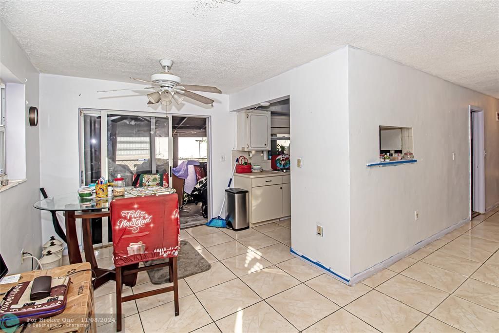 For Sale: $385,000 (3 beds, 1 baths, 1050 Square Feet)