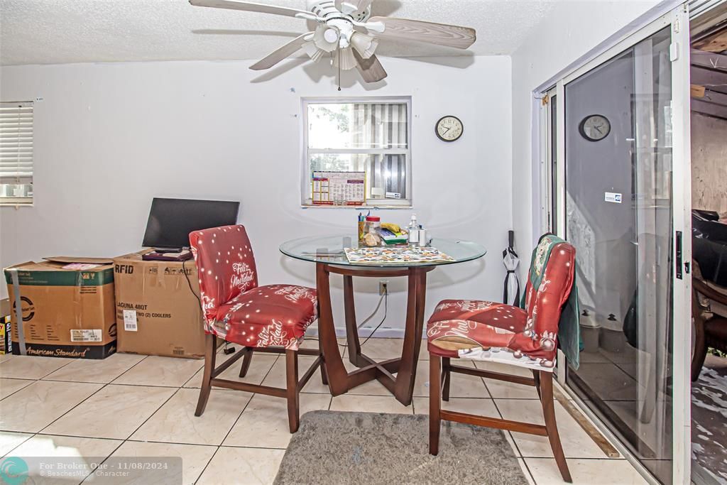 For Sale: $385,000 (3 beds, 1 baths, 1050 Square Feet)