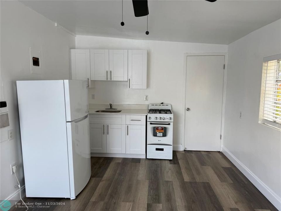 Active With Contract: $1,200 (0 beds, 1 baths, 242 Square Feet)