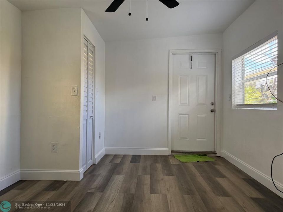 Active With Contract: $1,200 (0 beds, 1 baths, 242 Square Feet)