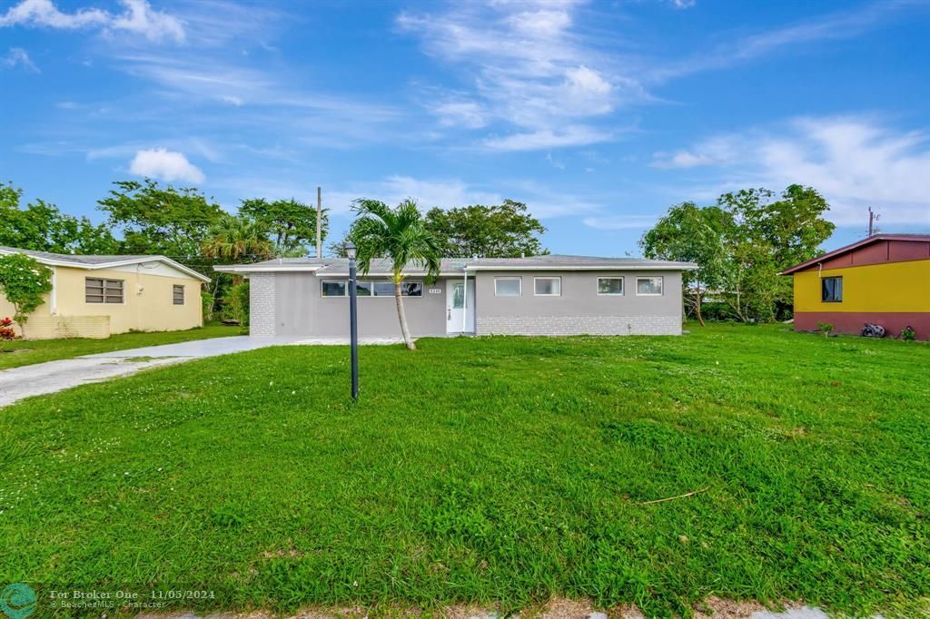 For Sale: $400,000 (3 beds, 2 baths, 1187 Square Feet)