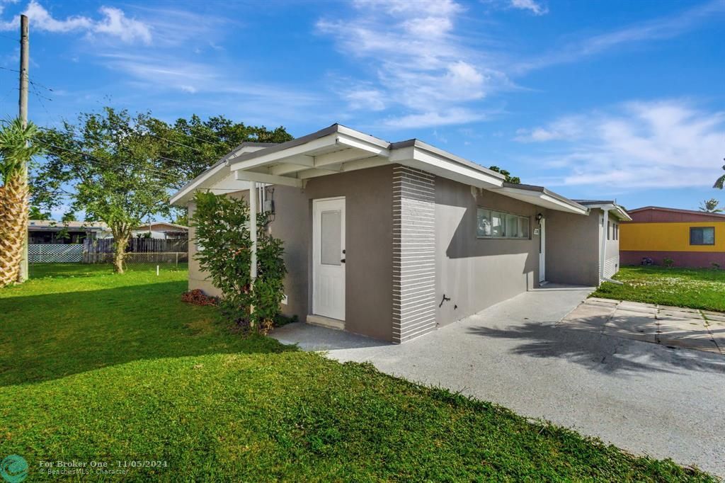 For Sale: $400,000 (3 beds, 2 baths, 1187 Square Feet)