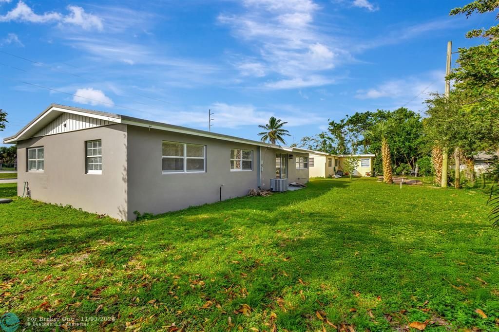 For Sale: $400,000 (3 beds, 2 baths, 1187 Square Feet)