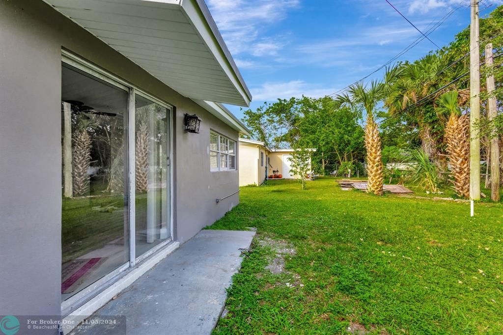 For Sale: $400,000 (3 beds, 2 baths, 1187 Square Feet)