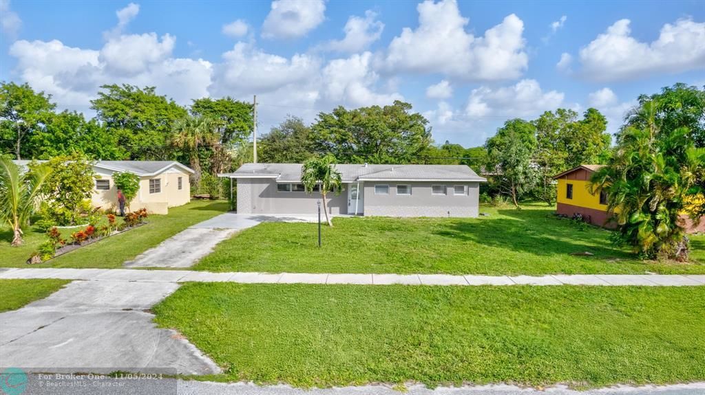 For Sale: $400,000 (3 beds, 2 baths, 1187 Square Feet)