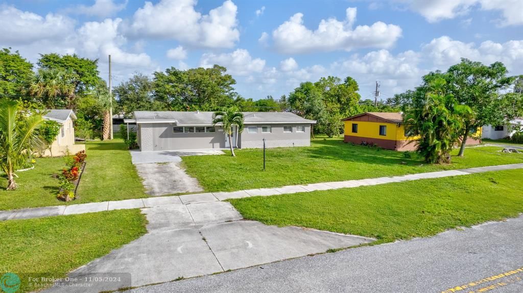 For Sale: $400,000 (3 beds, 2 baths, 1187 Square Feet)