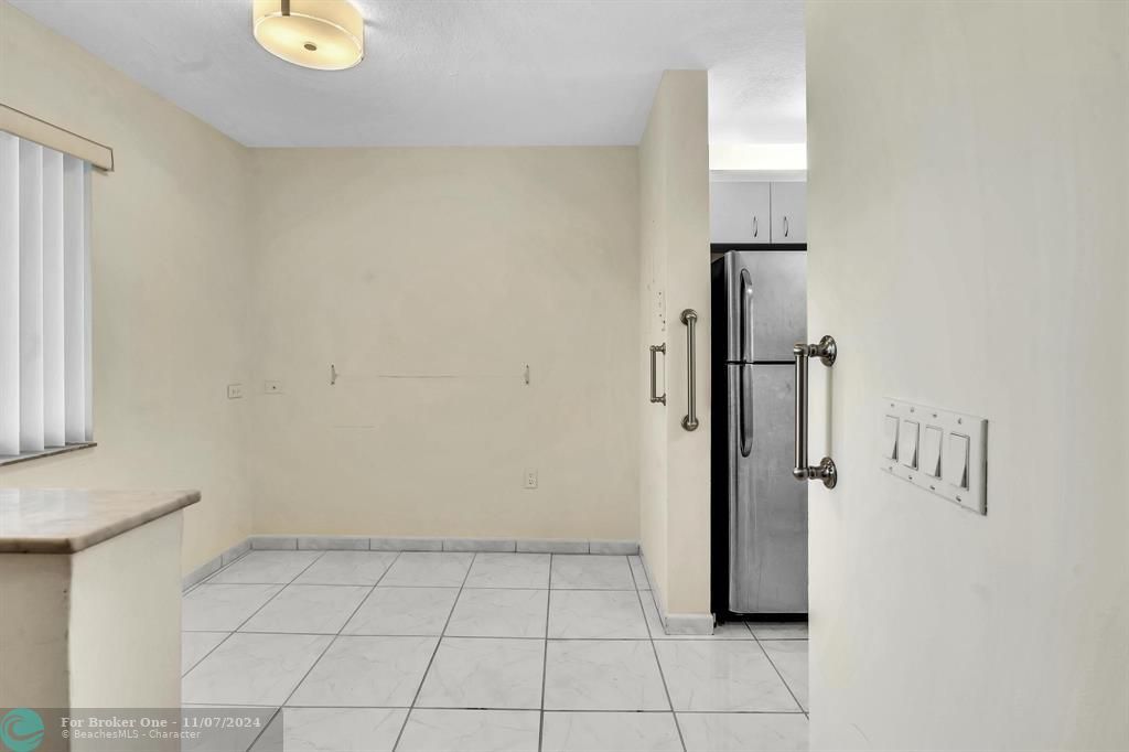 For Sale: $159,700 (2 beds, 2 baths, 1215 Square Feet)