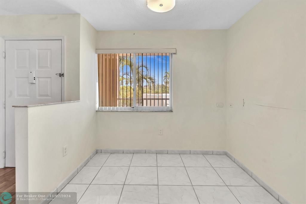 For Sale: $159,700 (2 beds, 2 baths, 1215 Square Feet)