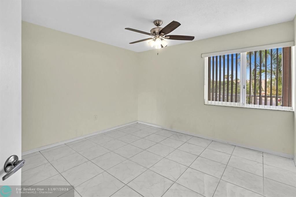 For Sale: $159,700 (2 beds, 2 baths, 1215 Square Feet)