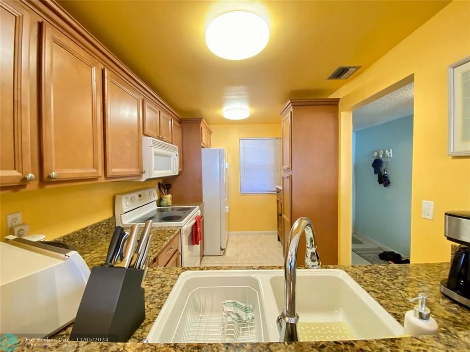 For Rent: $4,500 (2 beds, 2 baths, 1053 Square Feet)