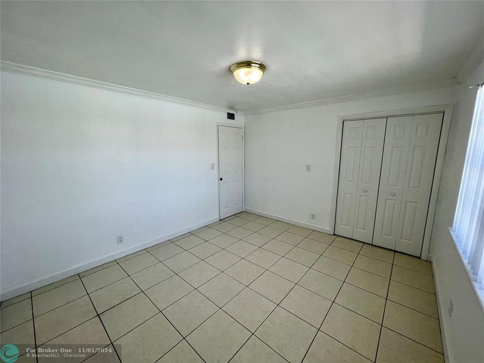 For Rent: $2,200 (2 beds, 1 baths, 775 Square Feet)