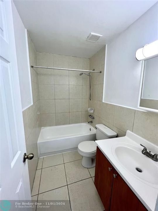 For Rent: $2,200 (2 beds, 1 baths, 775 Square Feet)