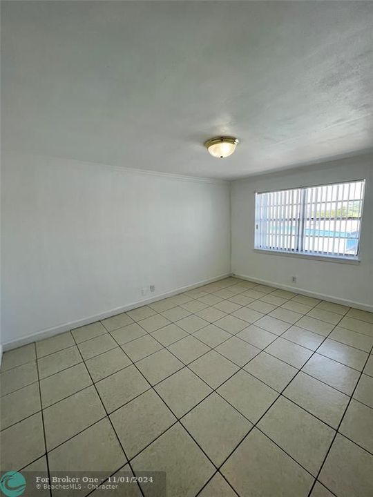 For Rent: $2,200 (2 beds, 1 baths, 775 Square Feet)