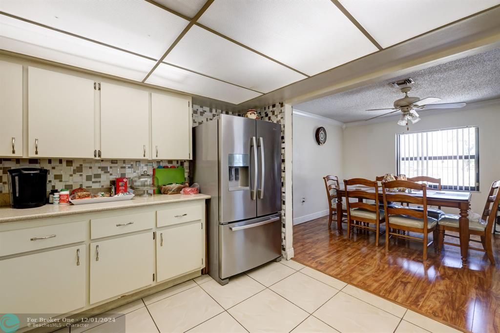 For Sale: $345,000 (3 beds, 2 baths, 1702 Square Feet)