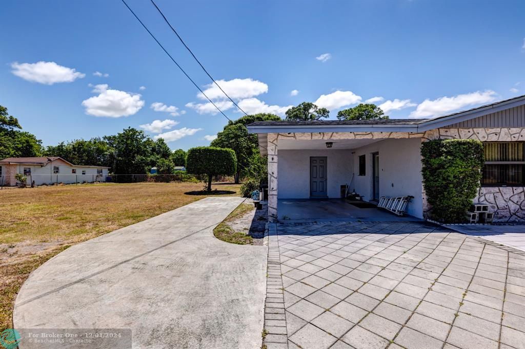 For Sale: $345,000 (3 beds, 2 baths, 1702 Square Feet)