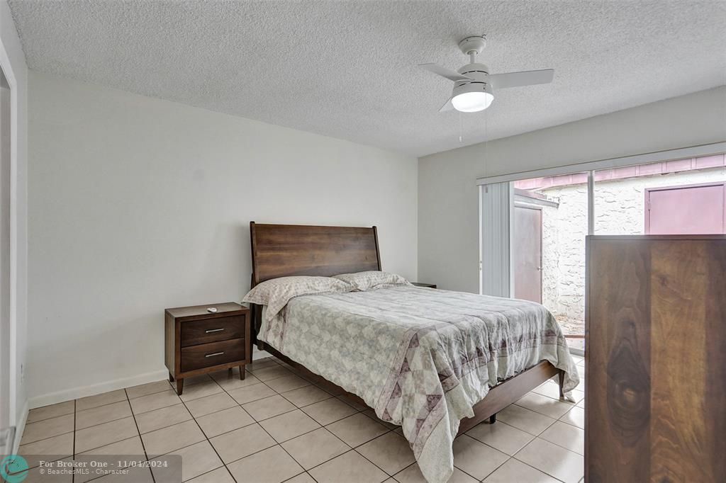 For Sale: $250,000 (2 beds, 1 baths, 1000 Square Feet)