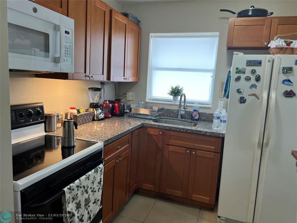 For Rent: $1,550 (1 beds, 1 baths, 640 Square Feet)