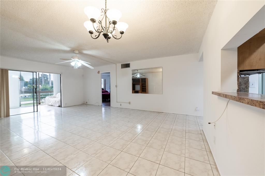 For Sale: $113,500 (2 beds, 2 baths, 1155 Square Feet)