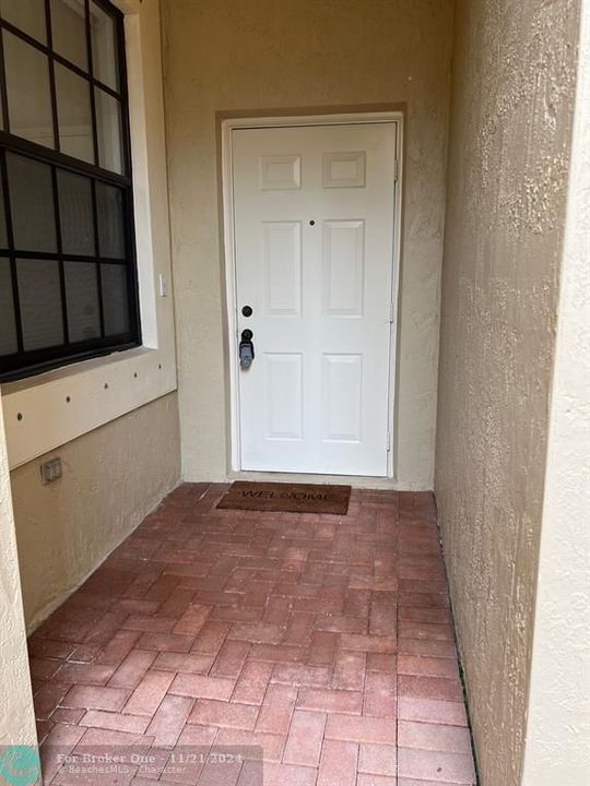 For Rent: $2,800 (2 beds, 2 baths, 1155 Square Feet)