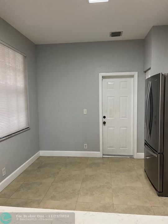 For Rent: $2,800 (2 beds, 2 baths, 1155 Square Feet)