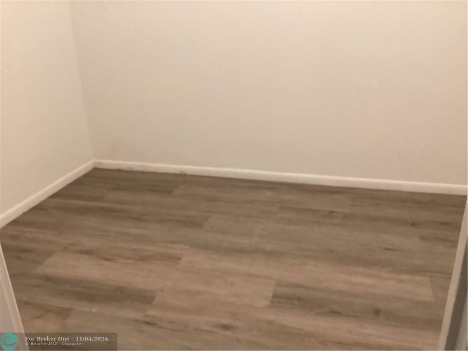 For Rent: $2,000 (1 beds, 1 baths, 1036 Square Feet)