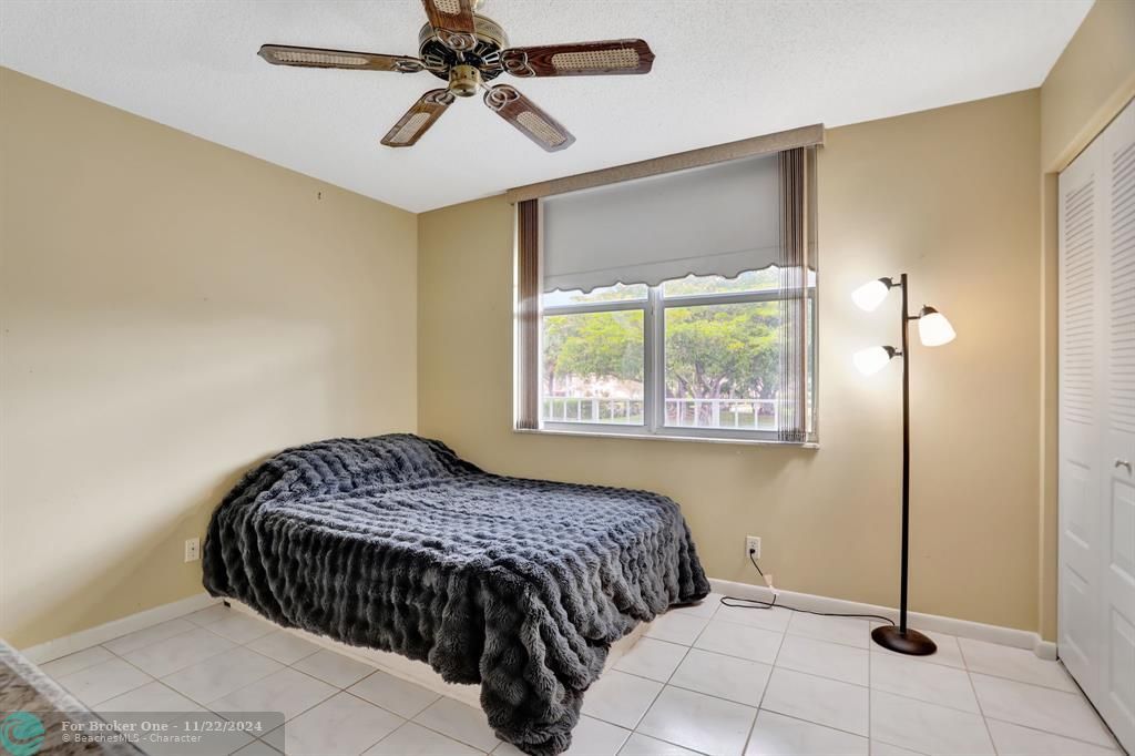 For Sale: $182,500 (2 beds, 2 baths, 1000 Square Feet)