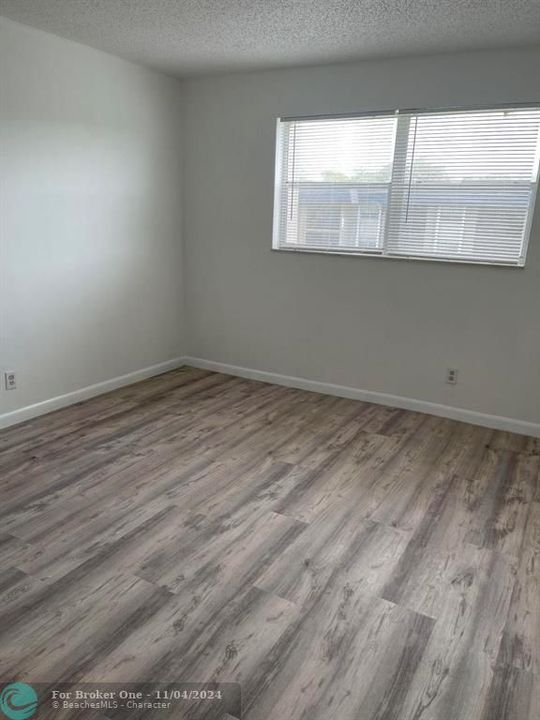 For Rent: $1,900 (2 beds, 2 baths, 949 Square Feet)