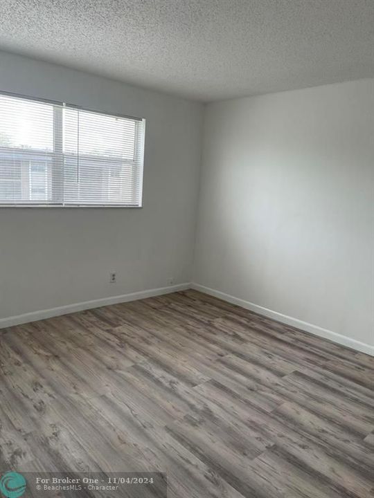 For Rent: $1,900 (2 beds, 2 baths, 949 Square Feet)