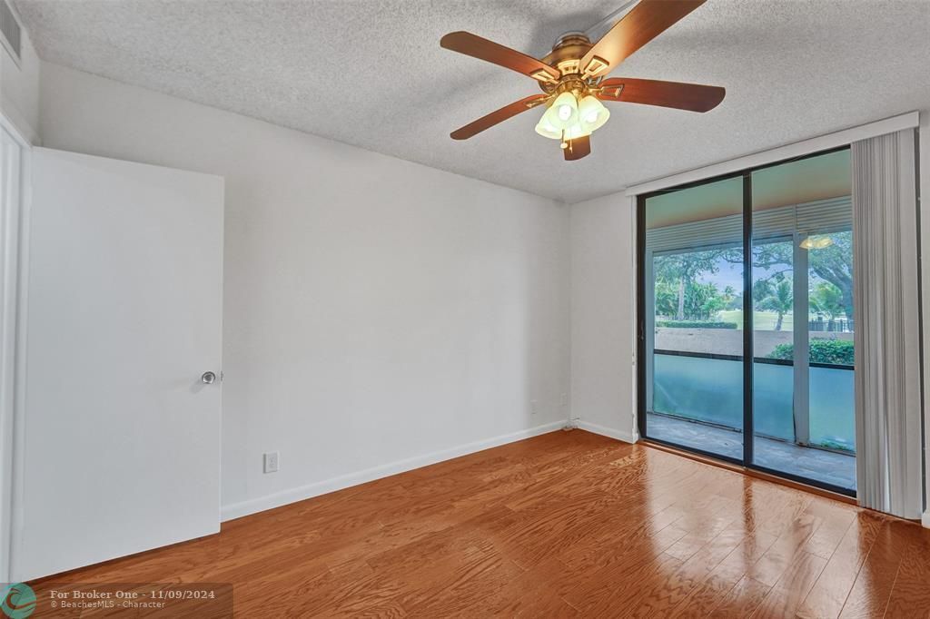 For Rent: $2,300 (2 beds, 2 baths, 1137 Square Feet)