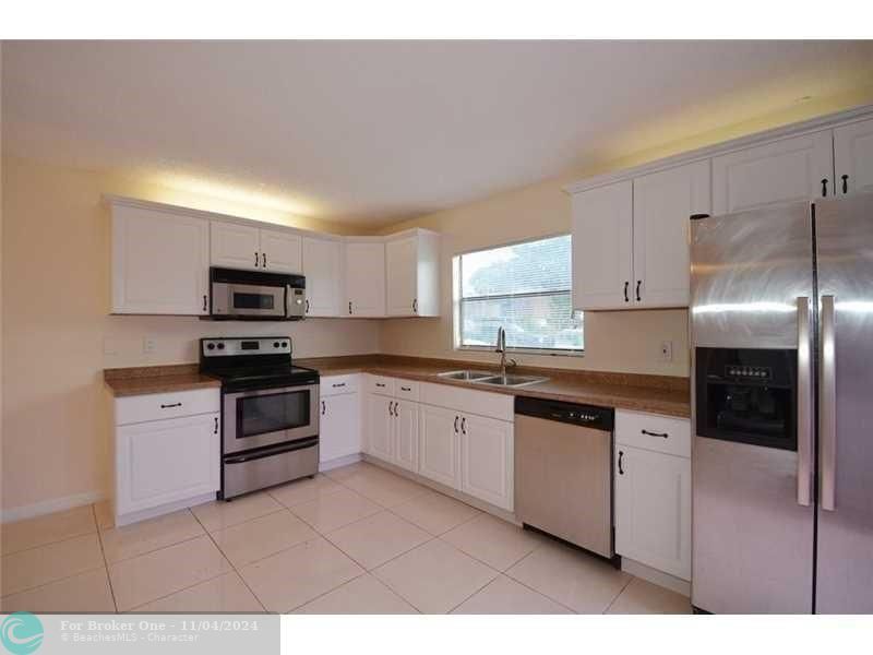 For Rent: $2,250 (2 beds, 2 baths, 1380 Square Feet)