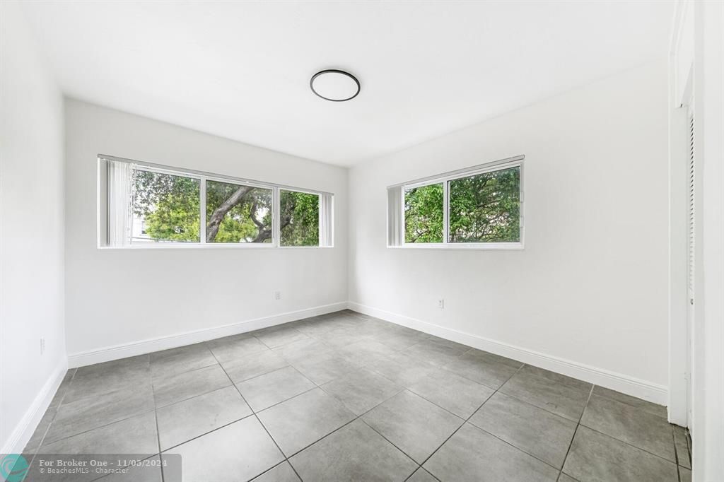 For Sale: $450,000 (2 beds, 2 baths, 1094 Square Feet)