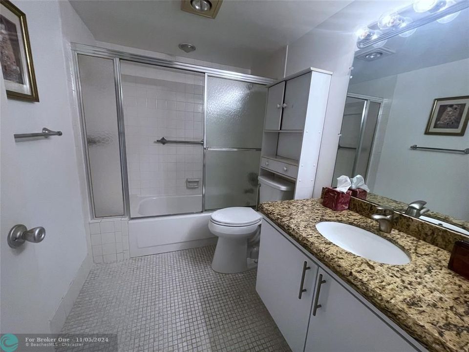 For Sale: $110,000 (1 beds, 1 baths, 690 Square Feet)