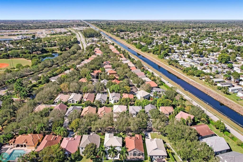 For Sale: $869,900 (4 beds, 2 baths, 2690 Square Feet)