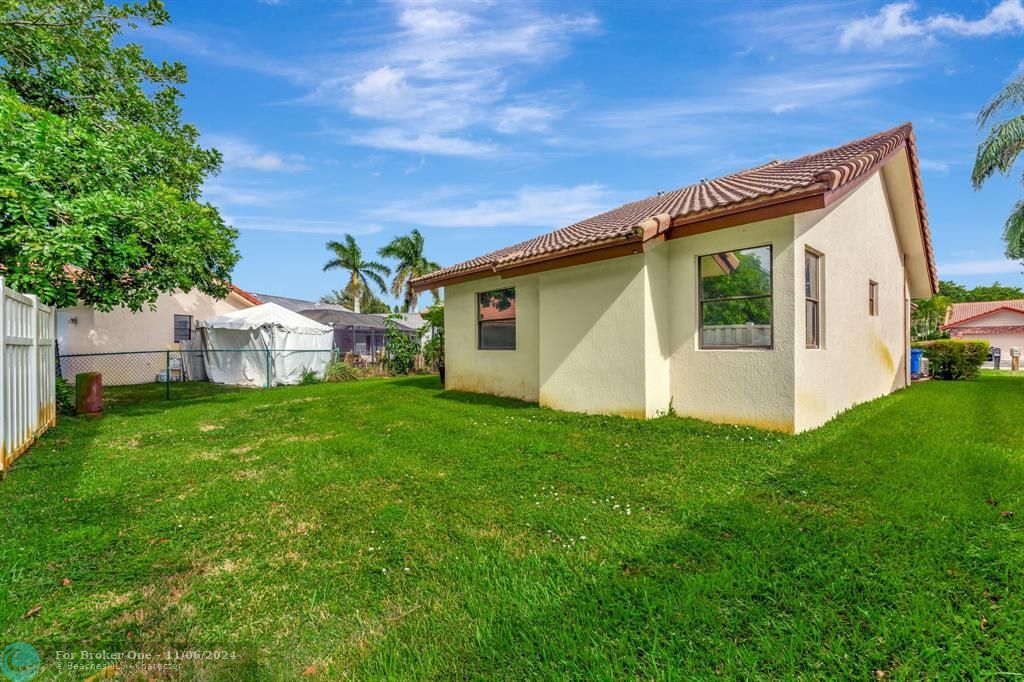 For Sale: $569,000 (3 beds, 2 baths, 1570 Square Feet)