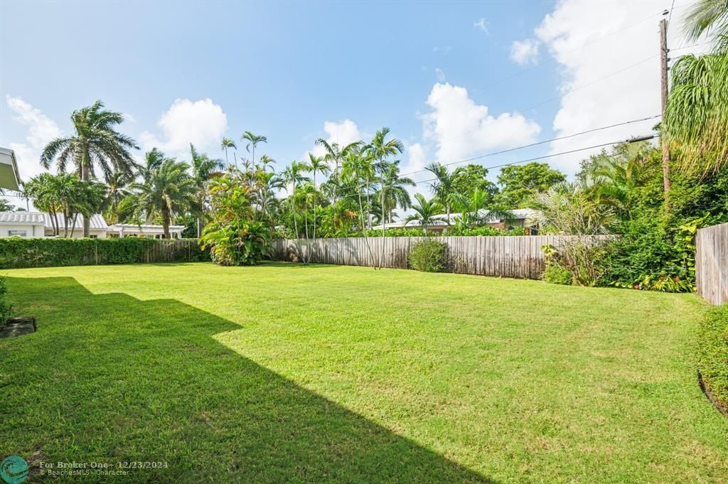 Active With Contract: $1,500,000 (2 beds, 2 baths, 1606 Square Feet)