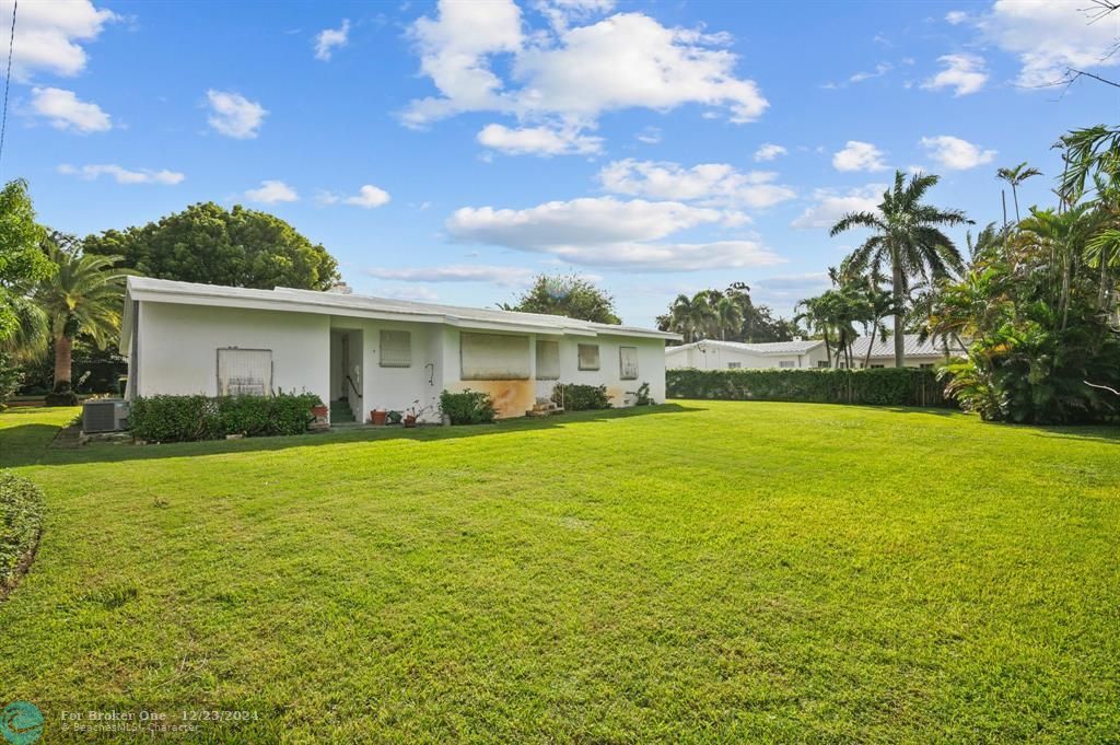 Active With Contract: $1,500,000 (2 beds, 2 baths, 1606 Square Feet)