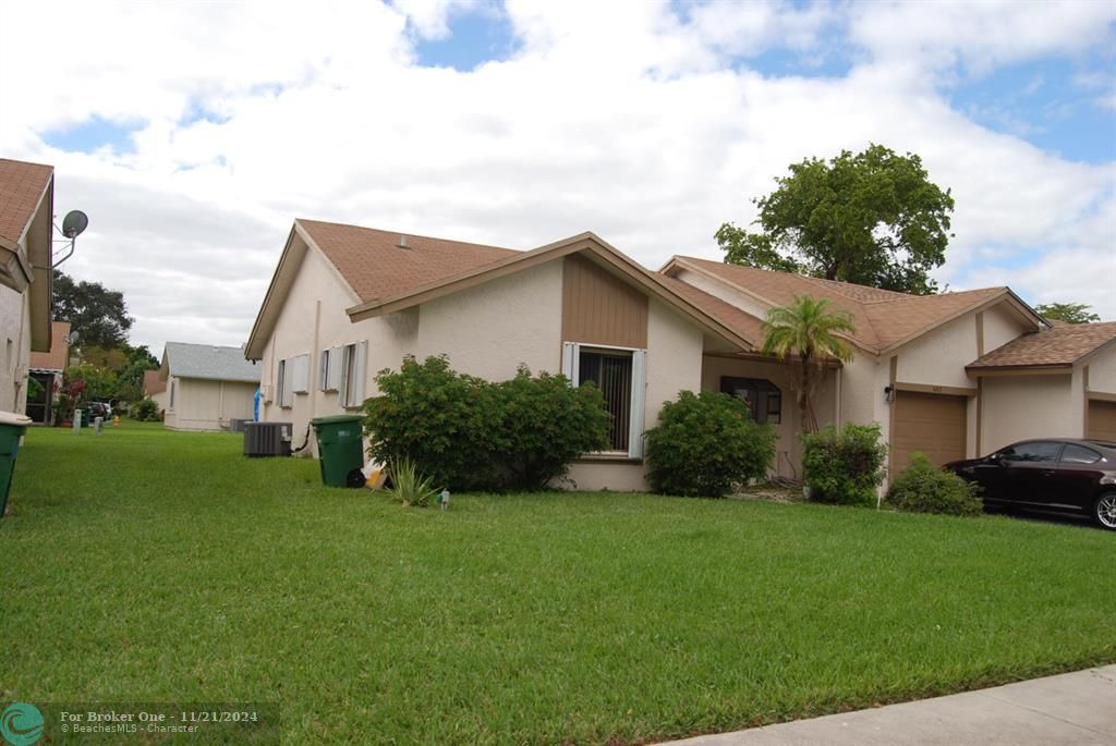 For Sale: $400,000 (2 beds, 2 baths, 1332 Square Feet)