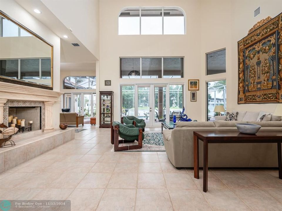 For Sale: $1,800,000 (6 beds, 4 baths, 4993 Square Feet)