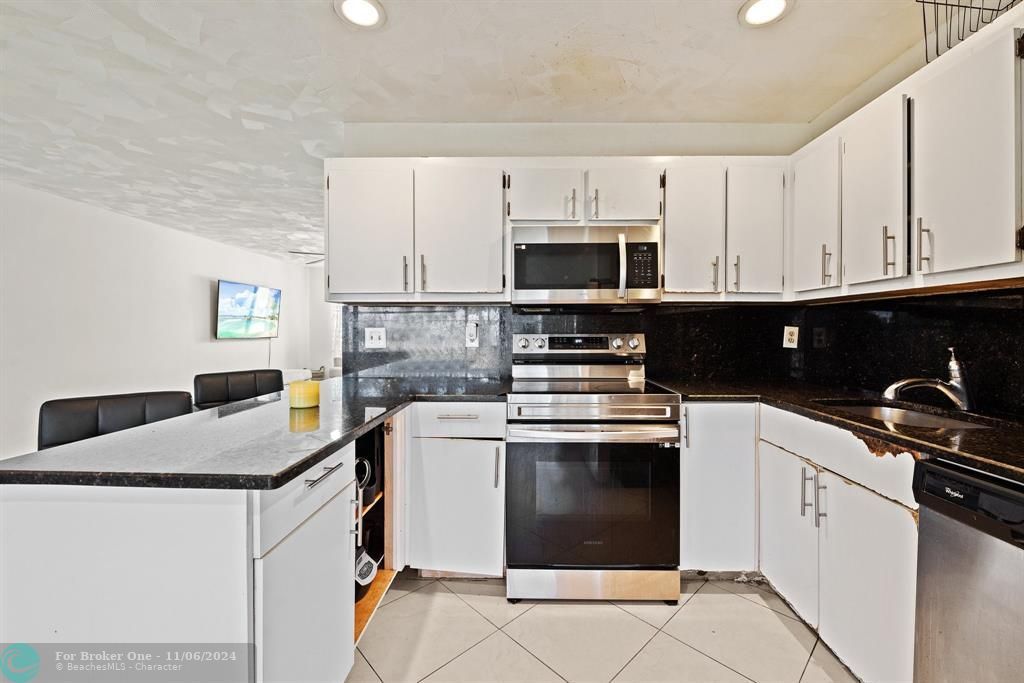 For Sale: $320,000 (3 beds, 2 baths, 1500 Square Feet)